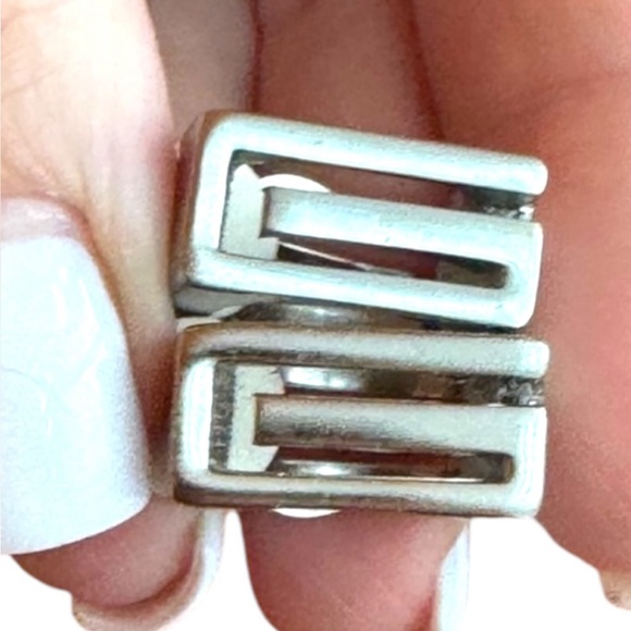 Authentic - Givenchy Vintage G Logo Clip On Earrings Silver Tone - Picture 5 of 6